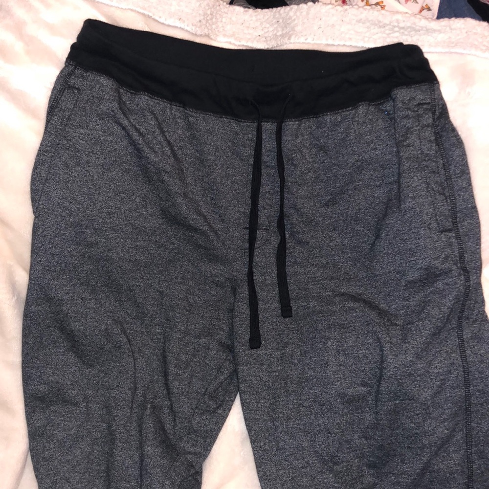 Long gray and black leggings